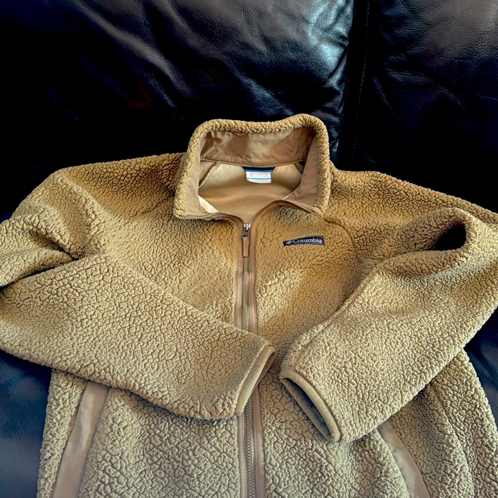 Columbia fuzzy jacket. Perfect condition